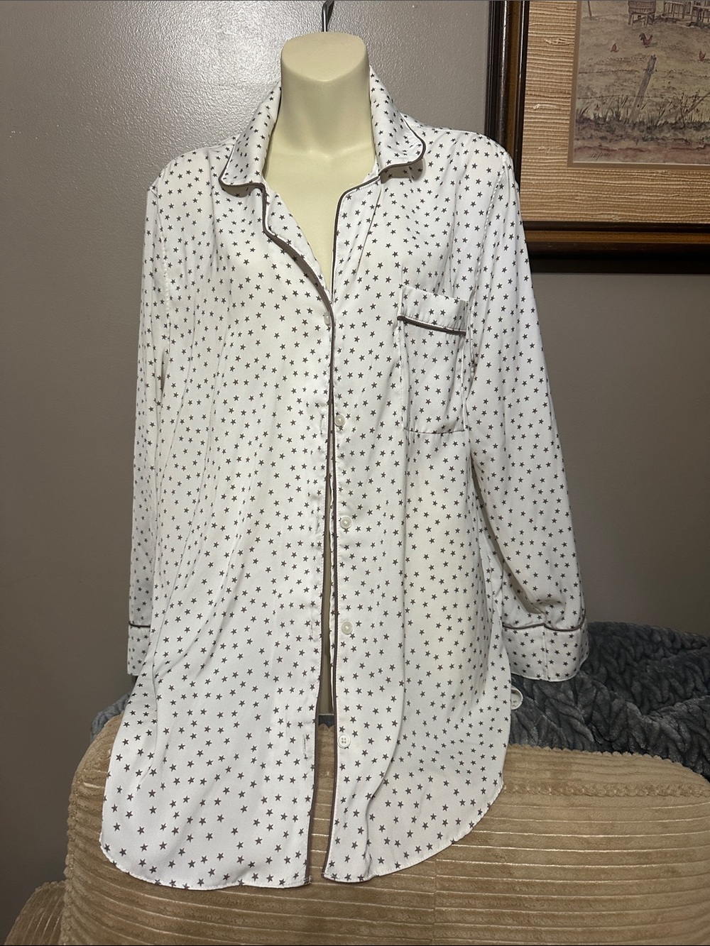 aerie White Button-Down Shirt with brown Star Print large